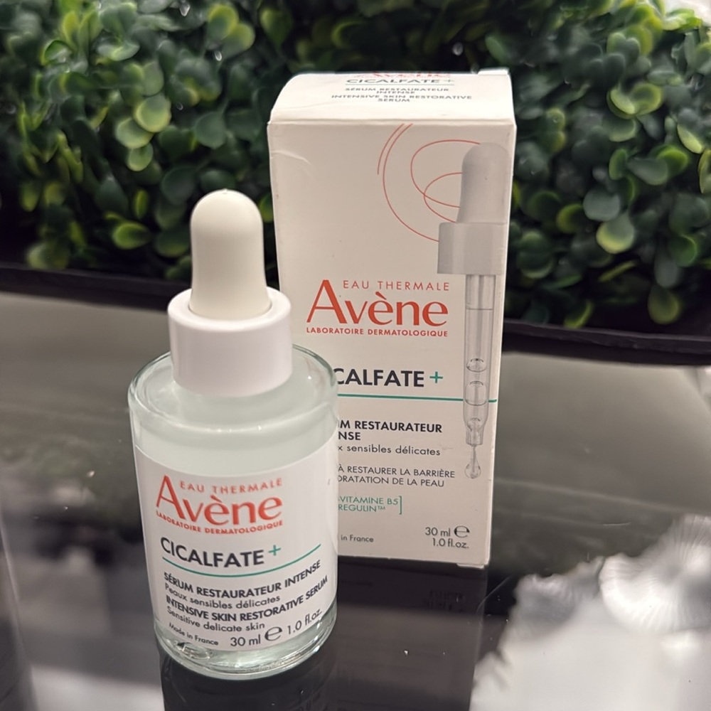 Avene Cicalfate+ Intense Restorative Serum - White